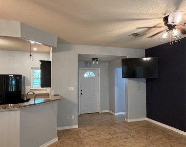 484 Cordova Loop - Photo Thumbnail 21