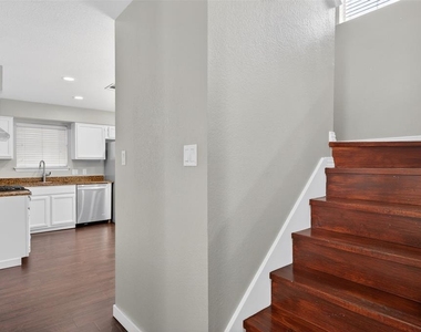 7601 Windrush Dr - Photo Thumbnail 9