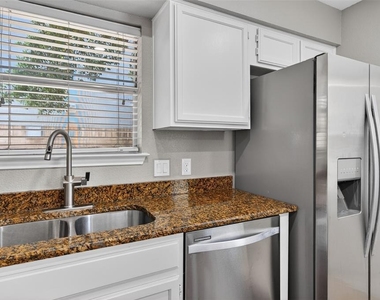 7601 Windrush Dr - Photo Thumbnail 16