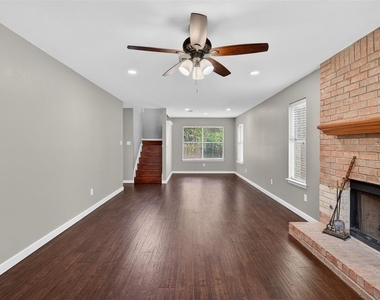 7601 Windrush Dr - Photo Thumbnail 4