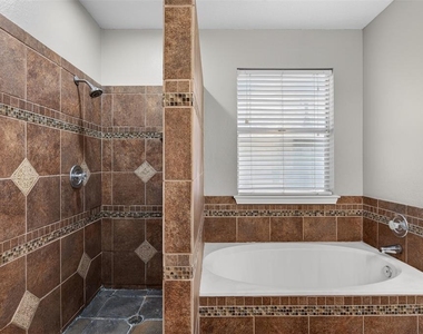 7601 Windrush Dr - Photo Thumbnail 32
