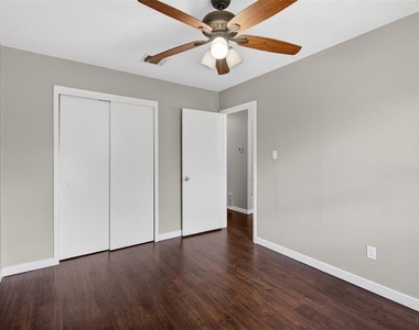 7601 Windrush Dr - Photo Thumbnail 22