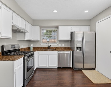 7601 Windrush Dr - Photo Thumbnail 14