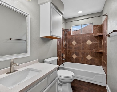 7601 Windrush Dr - Photo Thumbnail 23