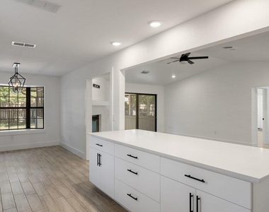 336 Columbine St - Photo Thumbnail 17