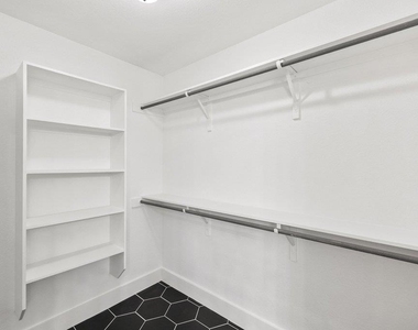 336 Columbine St - Photo Thumbnail 23