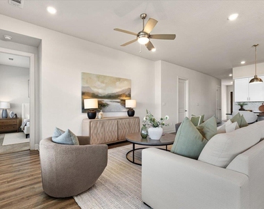 908 Knowles Dr - Photo Thumbnail 9