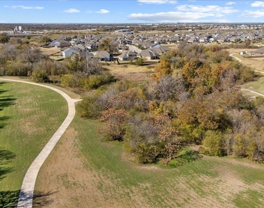908 Knowles Dr - Photo Thumbnail 36