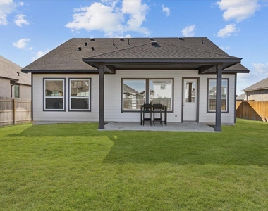 908 Knowles Dr - Photo Thumbnail 24