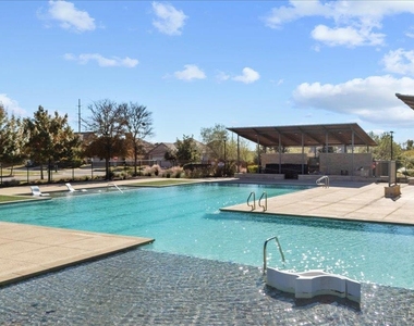 908 Knowles Dr - Photo Thumbnail 30