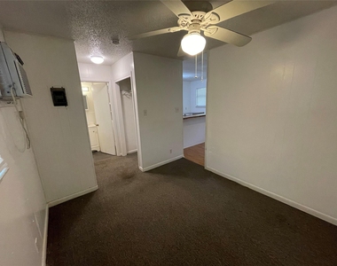 2711 Hemphill Park - Photo Thumbnail 5