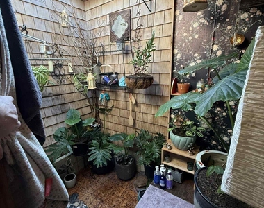 206 Topspin Dr - Photo Thumbnail 11