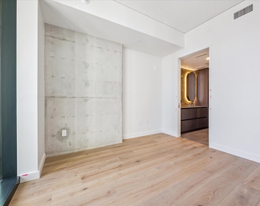 610 Davis St - Photo Thumbnail 9