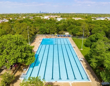 906 Acorn Oaks Dr - Photo Thumbnail 12