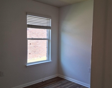 11105 Dawes Pl - Photo Thumbnail 13