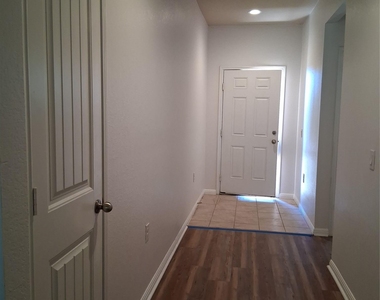 11105 Dawes Pl - Photo Thumbnail 2