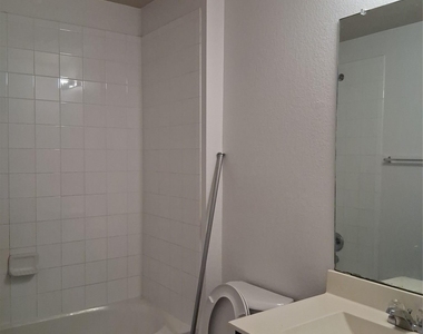 11105 Dawes Pl - Photo Thumbnail 12