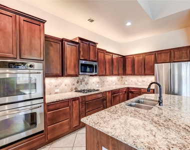 19421 Brent Knoll Dr - Photo Thumbnail 12