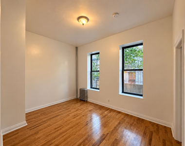 180 East 101st Street - Photo Thumbnail 1