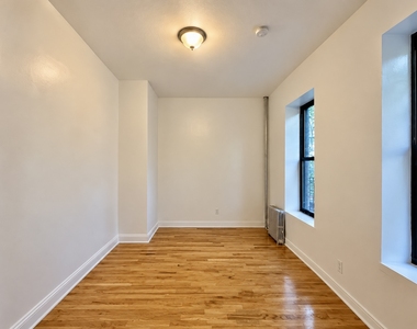 180 East 101st Street - Photo Thumbnail 2