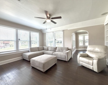 1407 Belmonte Avenue - Photo Thumbnail 3