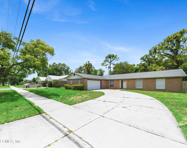 3034 Townsend Boulevard - Photo Thumbnail 1