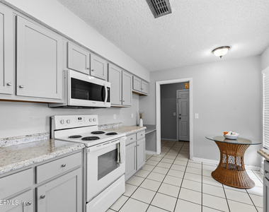 3034 Townsend Boulevard - Photo Thumbnail 9