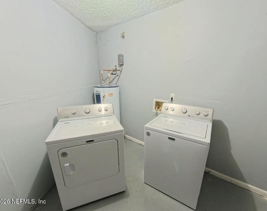 8319 Daisy Lane S - Photo Thumbnail 13