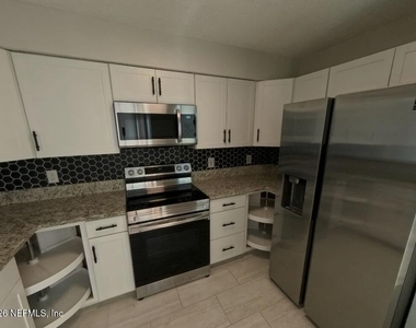 8319 Daisy Lane S - Photo Thumbnail 1