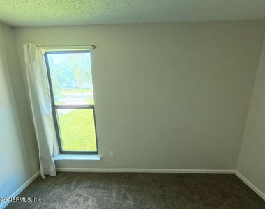 8319 Daisy Lane S - Photo Thumbnail 10