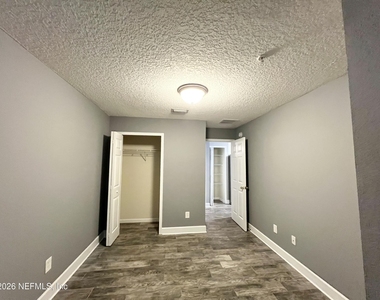 7058 Snowy Canyon Drive - Photo Thumbnail 11
