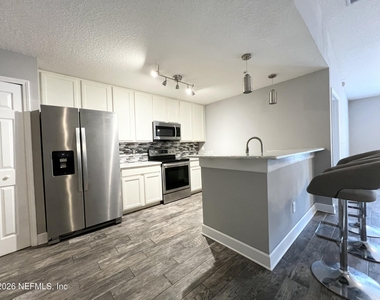 7058 Snowy Canyon Drive - Photo Thumbnail 2