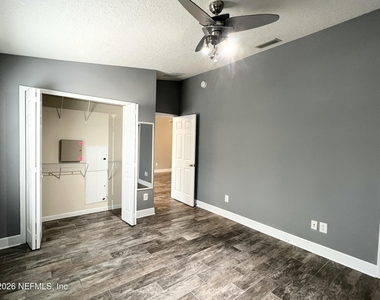 7058 Snowy Canyon Drive - Photo Thumbnail 9