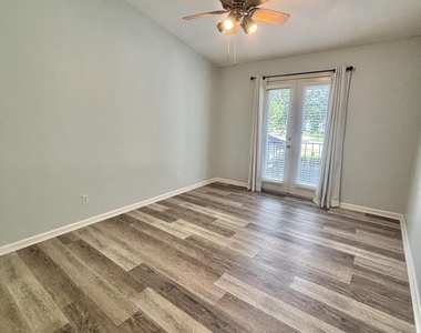 13727 Richmond Park Drive - Photo Thumbnail 16