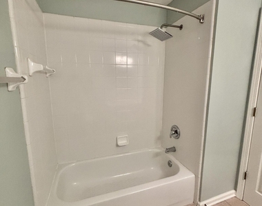 13727 Richmond Park Drive - Photo Thumbnail 20