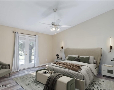 13727 Richmond Park Drive - Photo Thumbnail 2