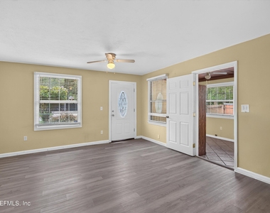 2841 Ernest Street - Photo Thumbnail 7