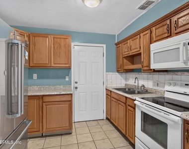 2841 Ernest Street - Photo Thumbnail 2