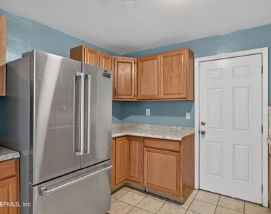 2841 Ernest Street - Photo Thumbnail 5