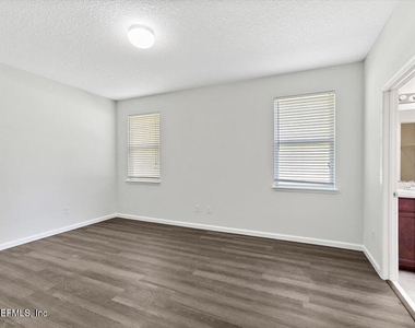 1424 Royal Dornoch Drive - Photo Thumbnail 10