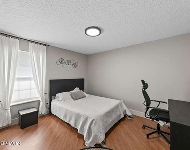 13525 Chauny Road - Photo Thumbnail 20