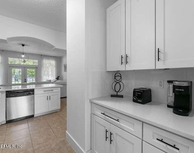 13525 Chauny Road - Photo Thumbnail 6