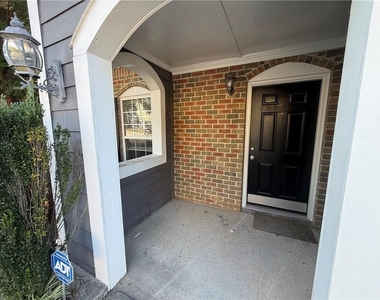 910 Summer Place - Photo Thumbnail 5