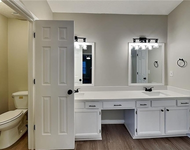 215 Boca Ciega Court - Photo Thumbnail 10
