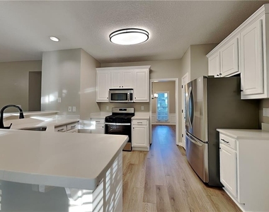 215 Boca Ciega Court - Photo Thumbnail 4