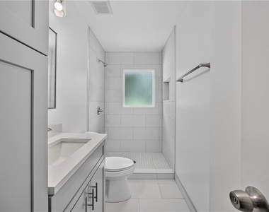 700 Ferris Street Sw - Photo Thumbnail 11