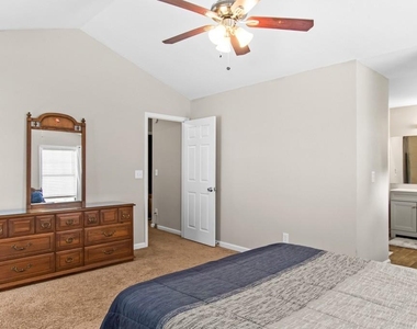 5062 Leland Drive - Photo Thumbnail 13