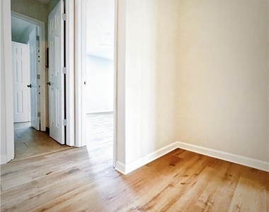 1330 Ridgecrest Lane Se - Photo Thumbnail 10