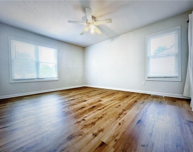 1330 Ridgecrest Lane Se - Photo Thumbnail 13