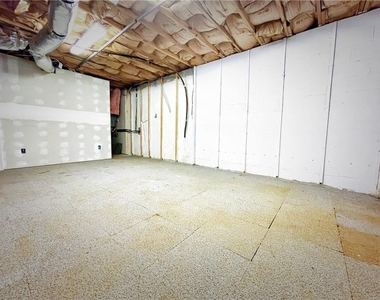 1330 Ridgecrest Lane Se - Photo Thumbnail 6